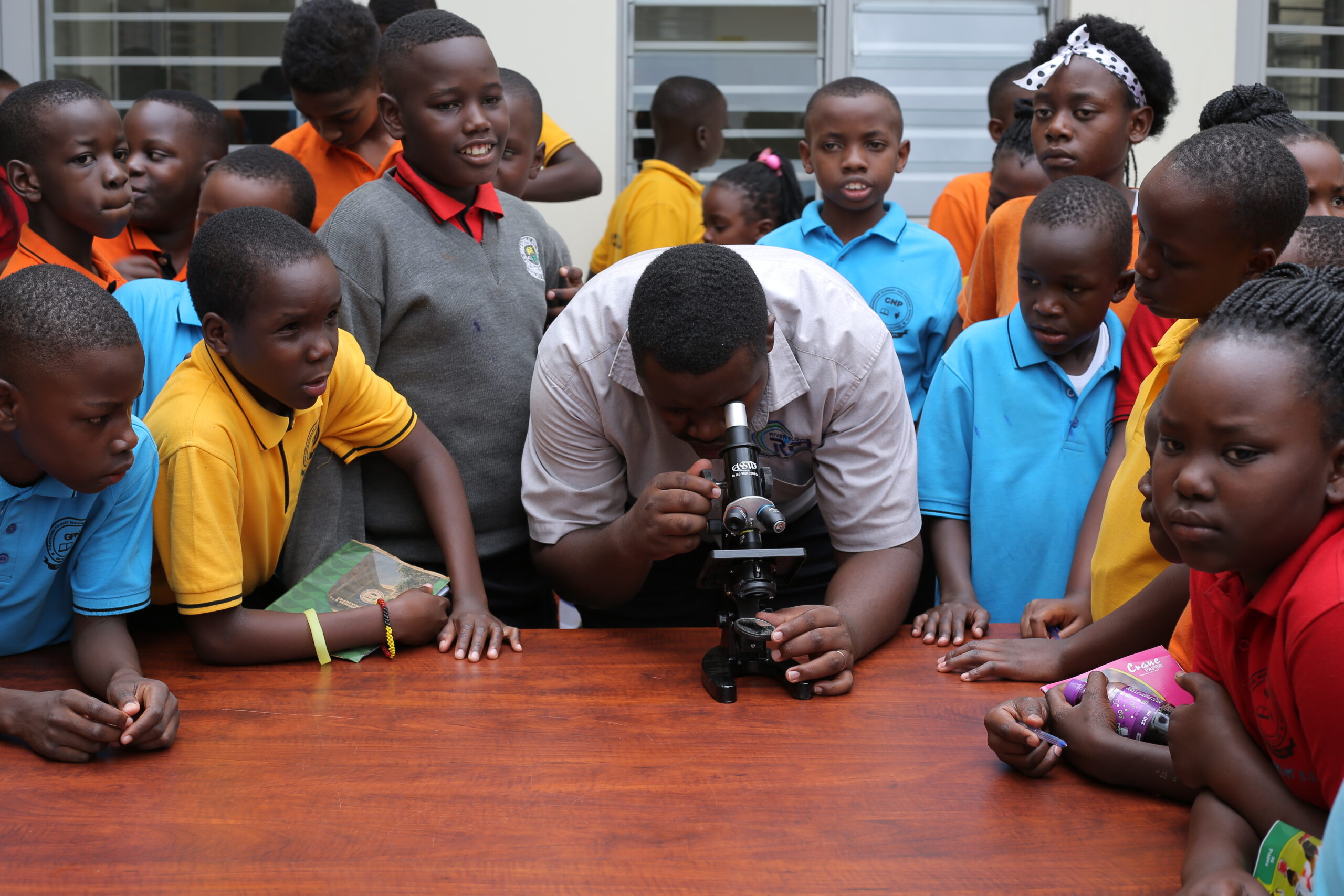 Pupils conducting an experiment